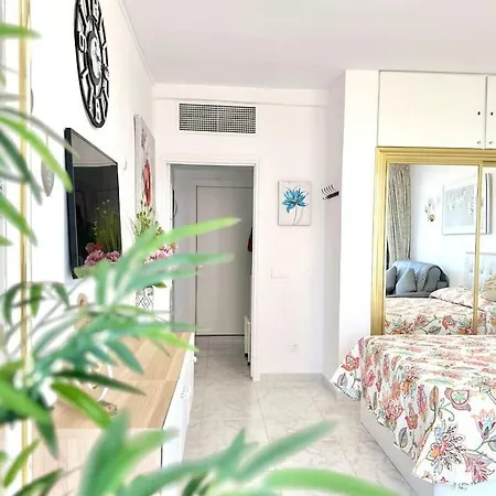 With A Sea View 푸엔히롤라